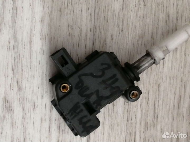 Привод замка крышки багажника VAG HLO 7546 371