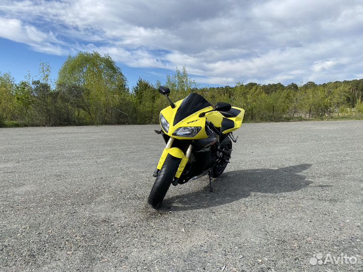 Yamaha R1
