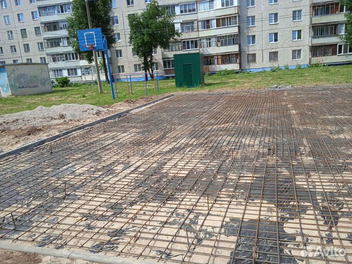 Разнорабочие землекопы