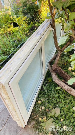 Новая деревянная дверь (входная или балконная)