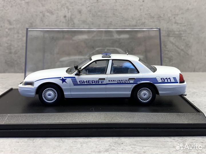 Коллекционная модель Ford Crown Victoria 1:43