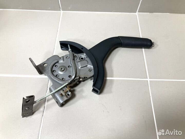 Рычаг стояночного тормоза Mitsubishi Lancer 10