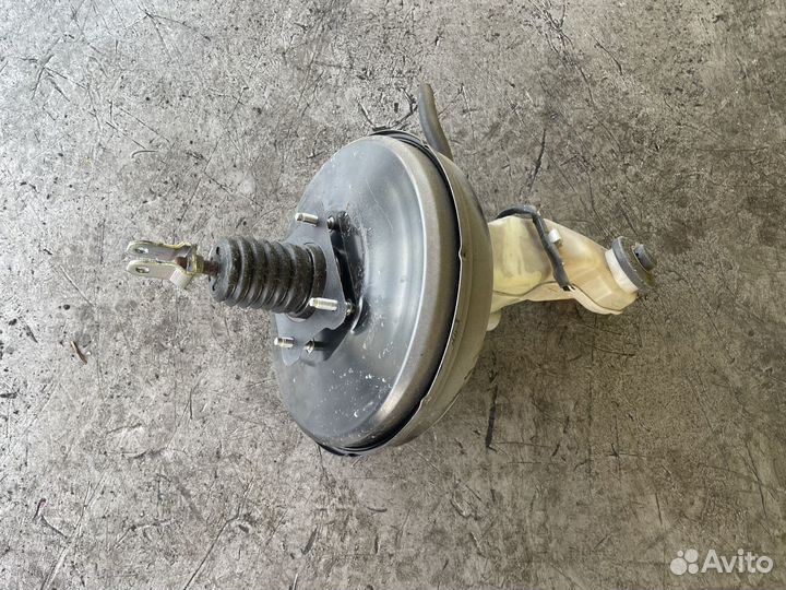 Главный тормозной цилиндр c Toyota Auris NZE151H 1