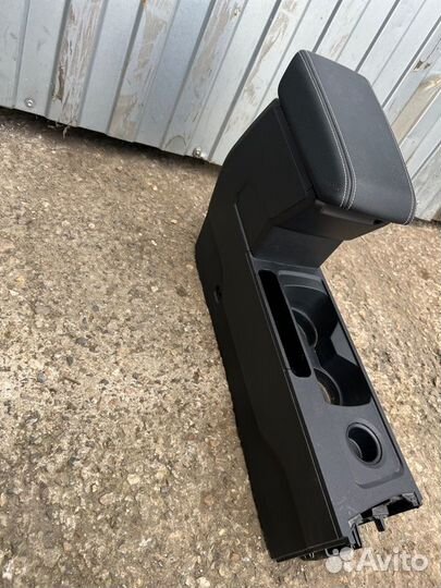 Подлокотник Renault Arkana JC2D H5HA450 2019