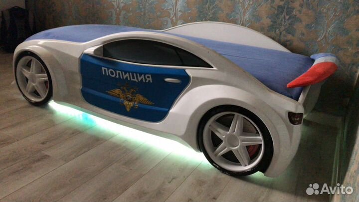 Кровать машина