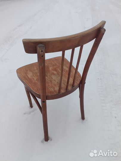 Стул деревянный