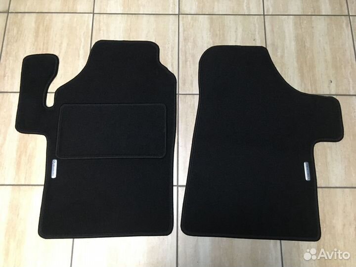 Передние автоковрики для Мерседес Вито /Виано W447