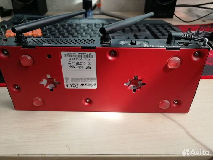 Роутер беспроводной MikroTik RB2011uias-2HND-IN