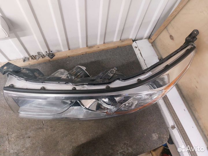Фара левая Toyota Highlander 3 2013-16 LED