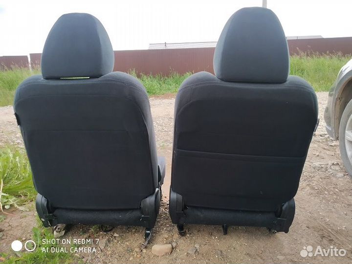 Сиденья передние на Subaru Impreza GH3 GE3 2008г