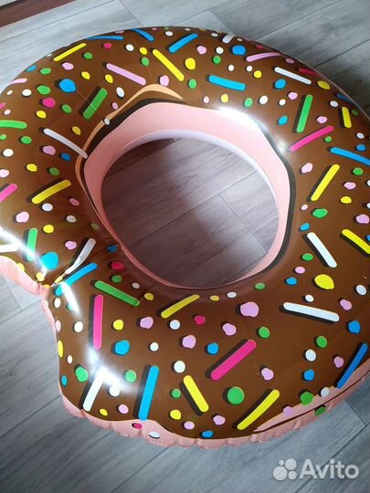 Круг для плавания. Надувной, огромный пончик