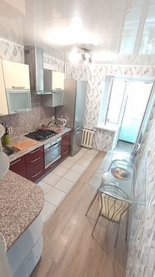 2-к. квартира, 50 м², 4/10 эт.