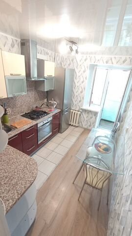 2-к. квартира, 50 м², 4/10 эт.