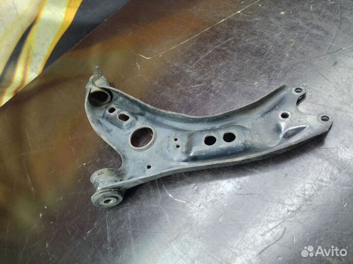 Рычаг подвески передний правый VAG 3801