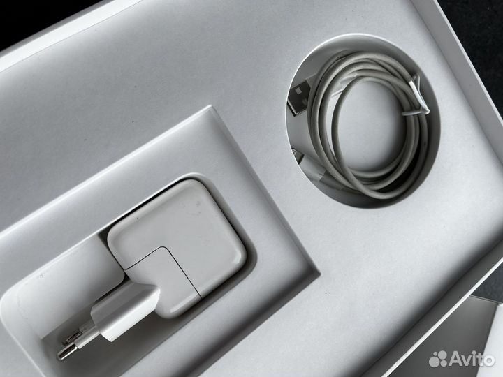 iPad 7 2019 32 гб + Apple Pencil (1st Gen)