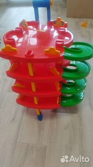Игрушечный паркинг