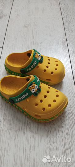 Тапочки детские crocs