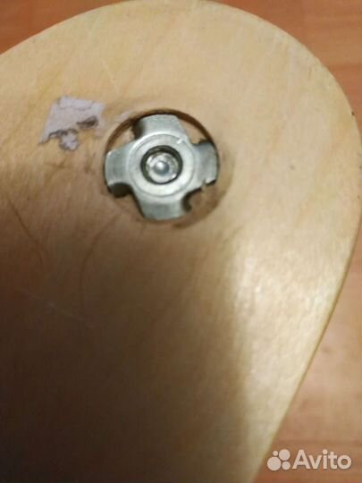 Настольная подставка для вышивки