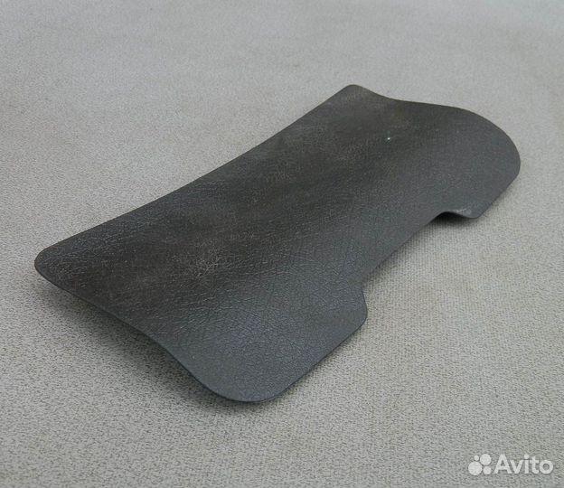 Крышка блока предохранителей Opel Astra F