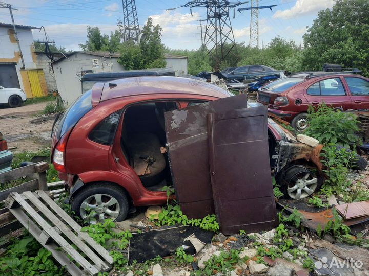 Продам по запчастям Ситроен С-3