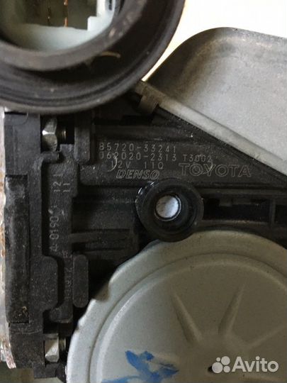 Стеклоподъемник задний правый Toyota Camry AVV50