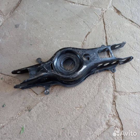 Рычаг задний Chevrolet Camaro 6 2018 84382226