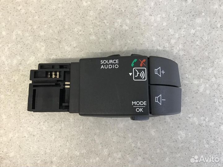 Кнопка многофункциональная Nissan Terrano III (D10