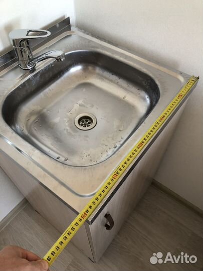 Кухонная мойка с тумбой