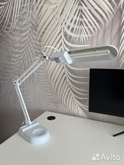 Лампа настольная