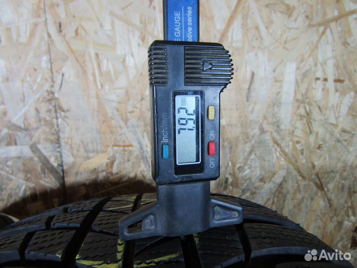 Bridgestone Blizzak LM-001 225/50 R17