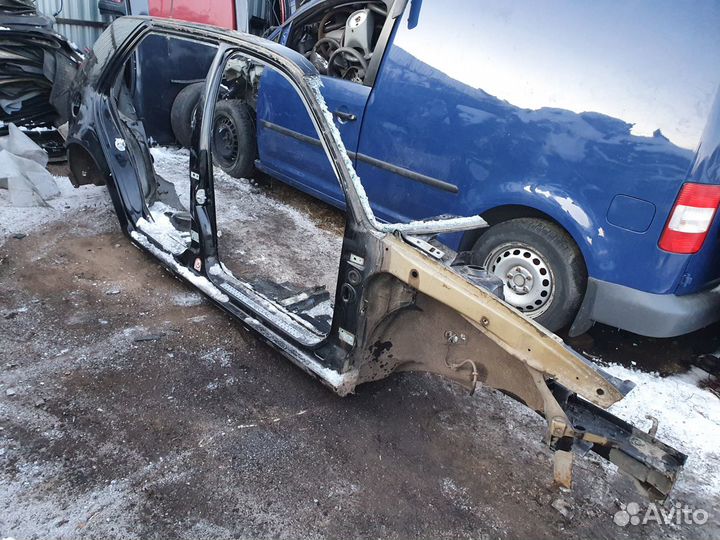 Правая боковина Vw Golf 4 крыло порог лонжерон бок