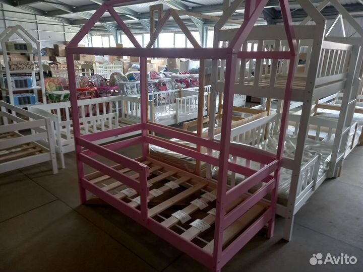 Детская кровать домик