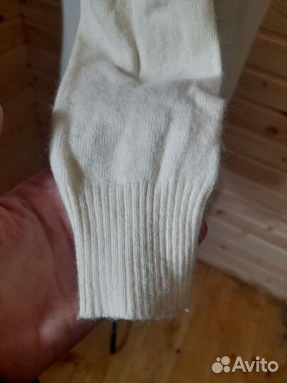 Джемпер Guess с ангорой и бантом 44 р