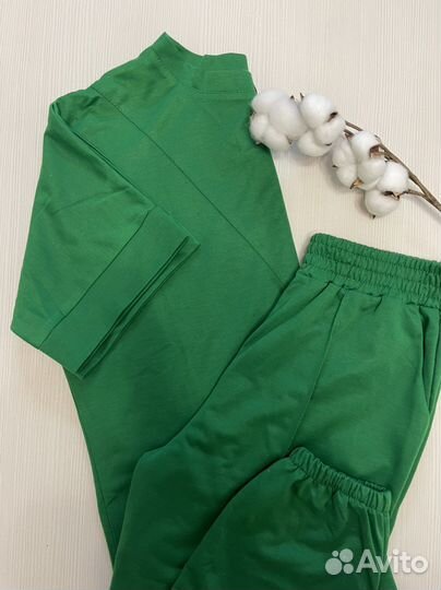 Женский костюм