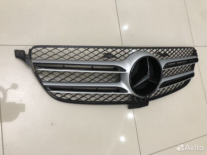 Решетка радиатора Mercedes Gle W166 AMG