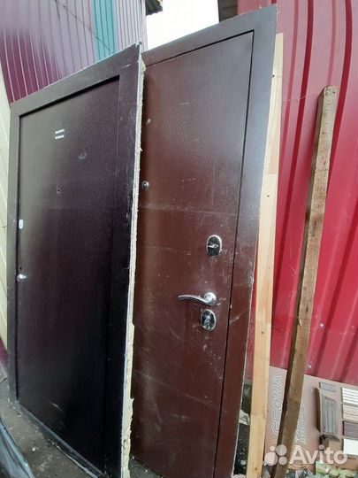 Двери входные Б/У