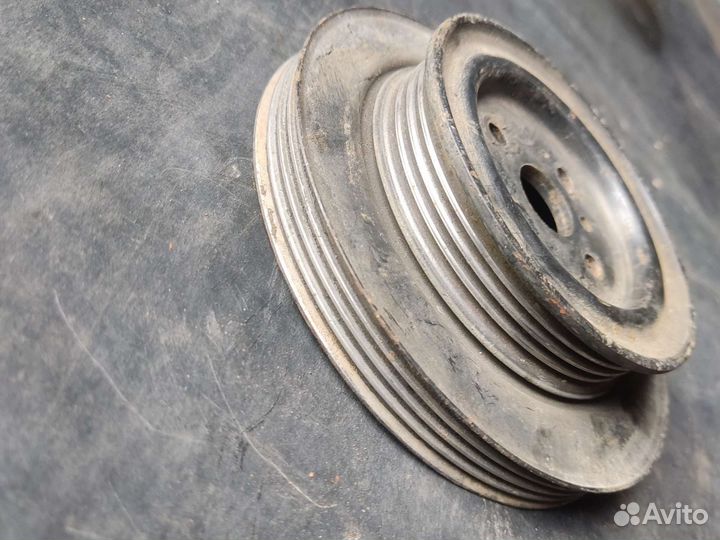 Шкив помпы Mitsubishi Libero 4g13