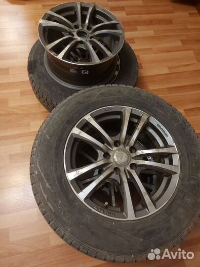 Продаю диски и резину