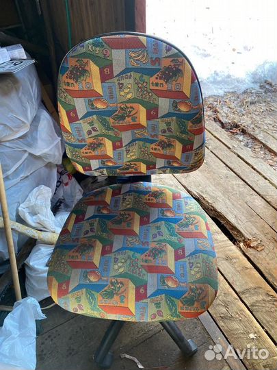 Стул детский на колесах