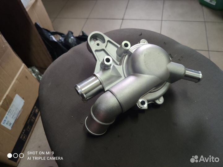 Помпа с корпусом 3.0 AJ Mazda Ford