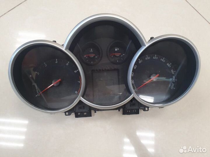 Панель приборов Chevrolet Cruze J300 F16D3 2014