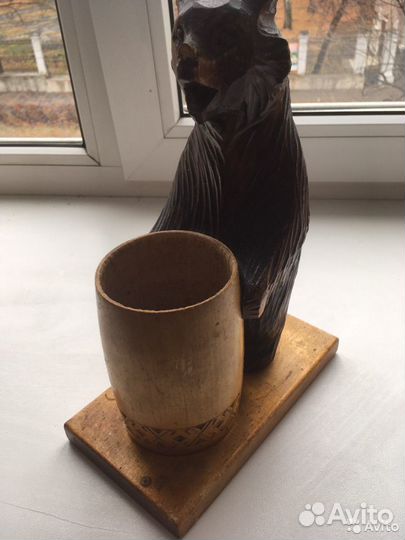 Колекционный медведь с бочонком мёда из СССР