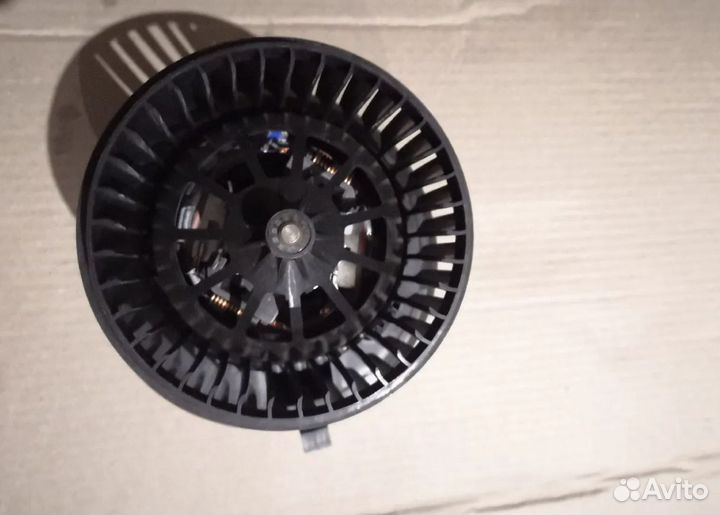 Моторчик печки Transporter Sharan Touareg Q7 T5