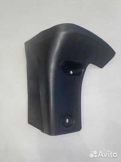 Брызговик передний правый Toyota Mark II 100