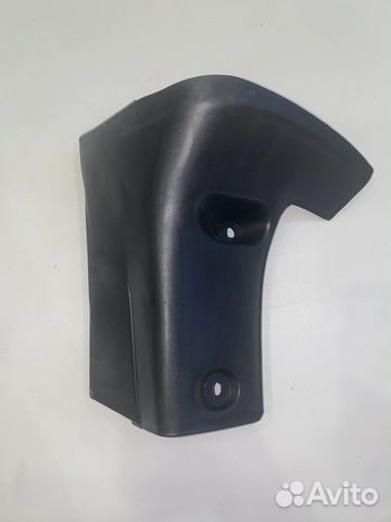 Брызговик передний правый Toyota Mark II 100