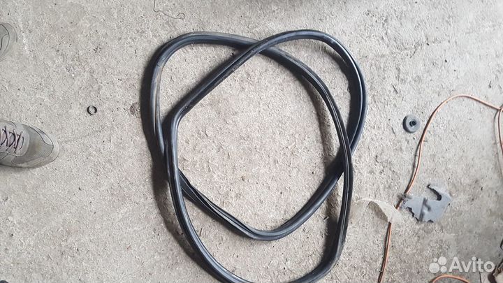 Уплотнитель двери Мерседес Вито 639