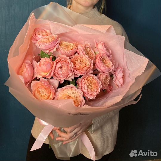 Букет «Мечтай» кустовые премиум розы доставка