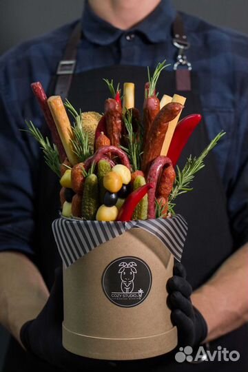 Букет к 23 февраля, сьедобный букет, букет с колба