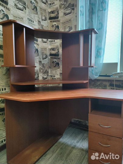 Компьютерный стол