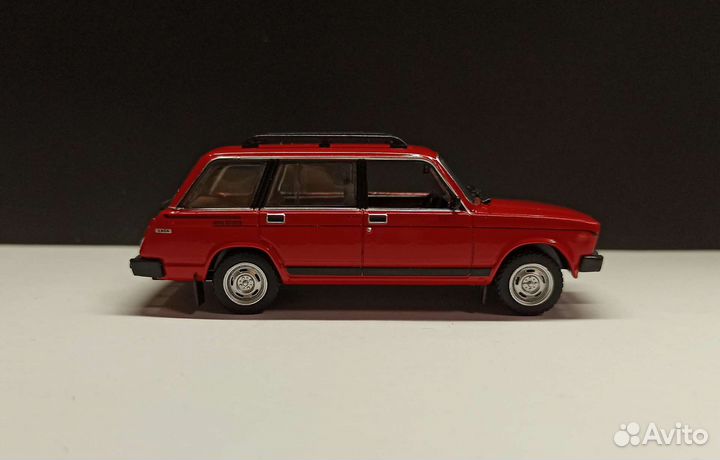 Модель автомобиля LADA riva 1500 estate 1:43